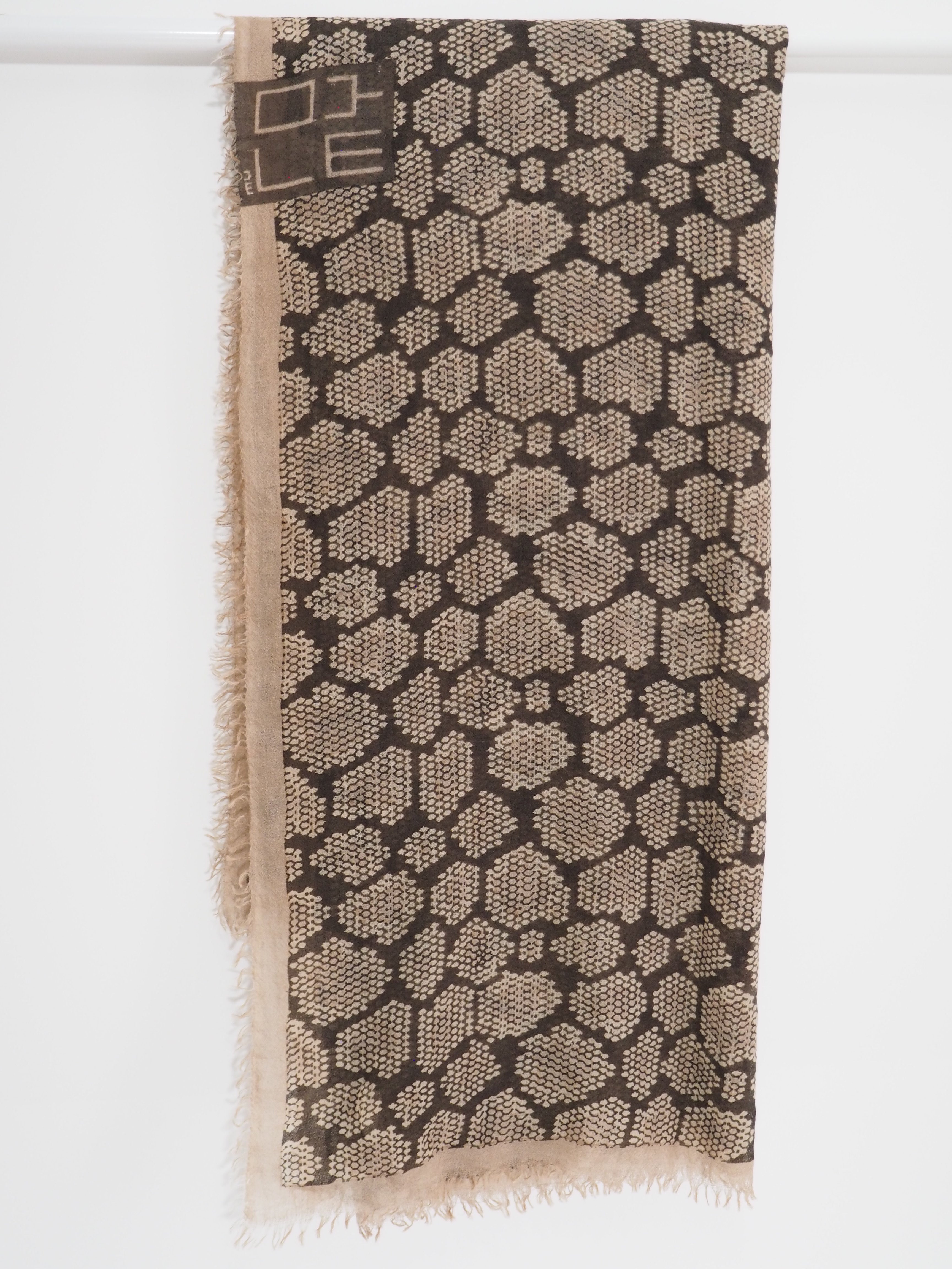 SCARPA - Federleichter Kaschmir-Schal - Farbe: Stone
