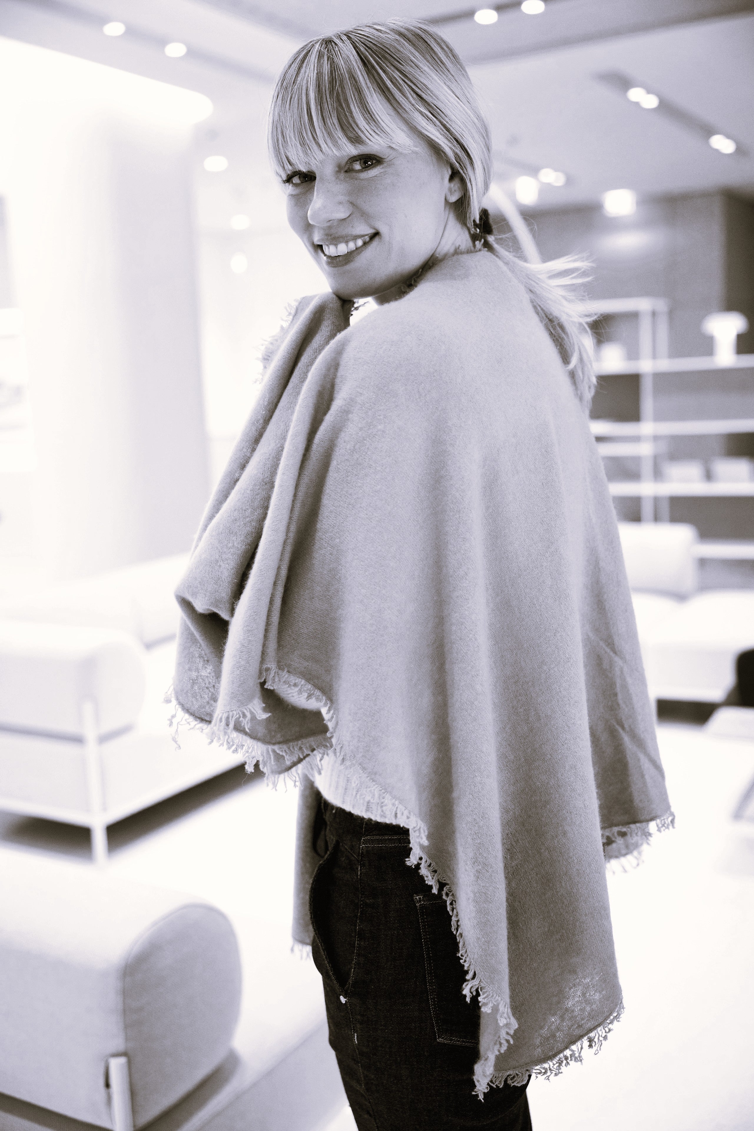 Putali - Cashmere Cape          Farbe: Cherry 25