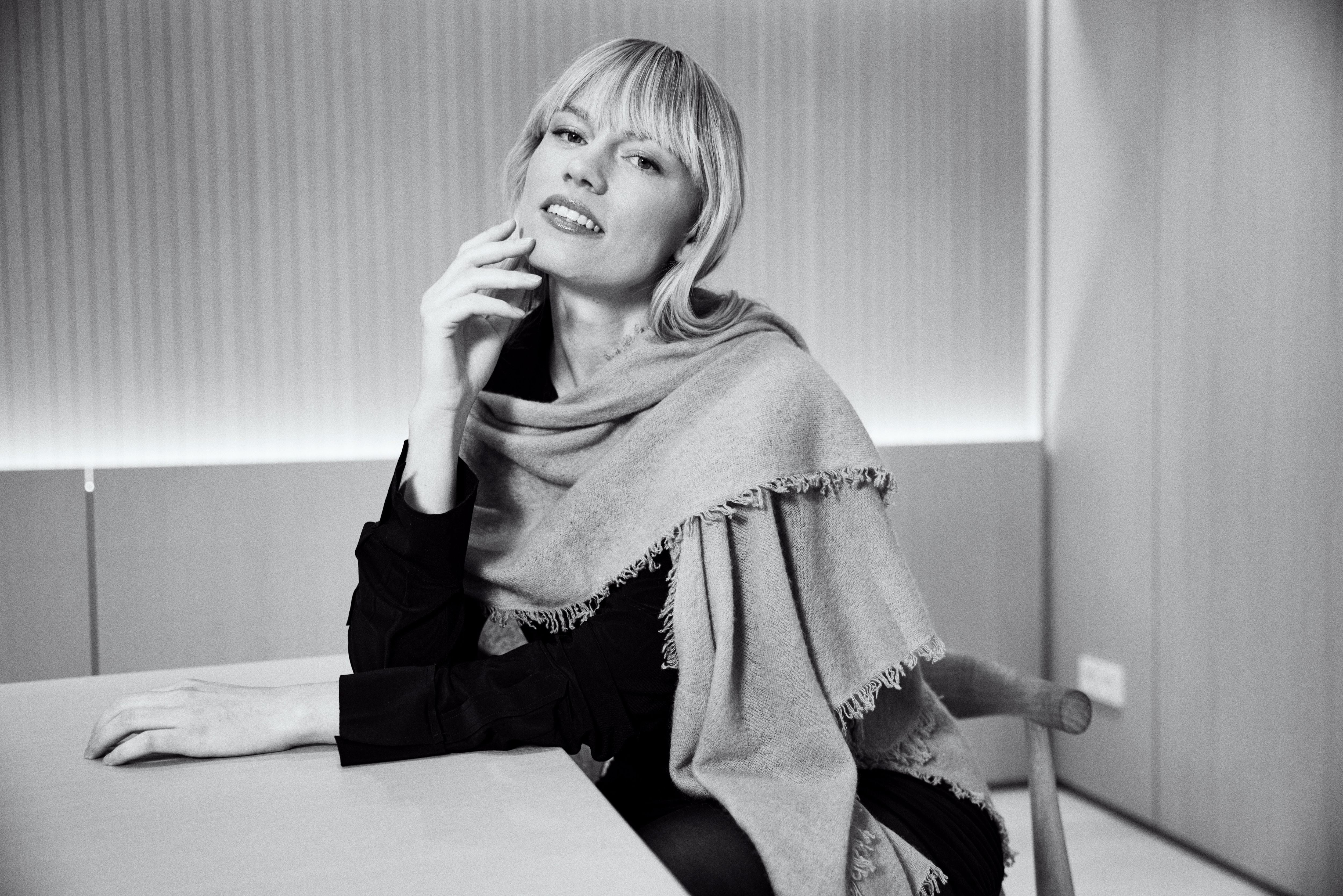 Putali - Cashmere Cape          Farbe: Black
