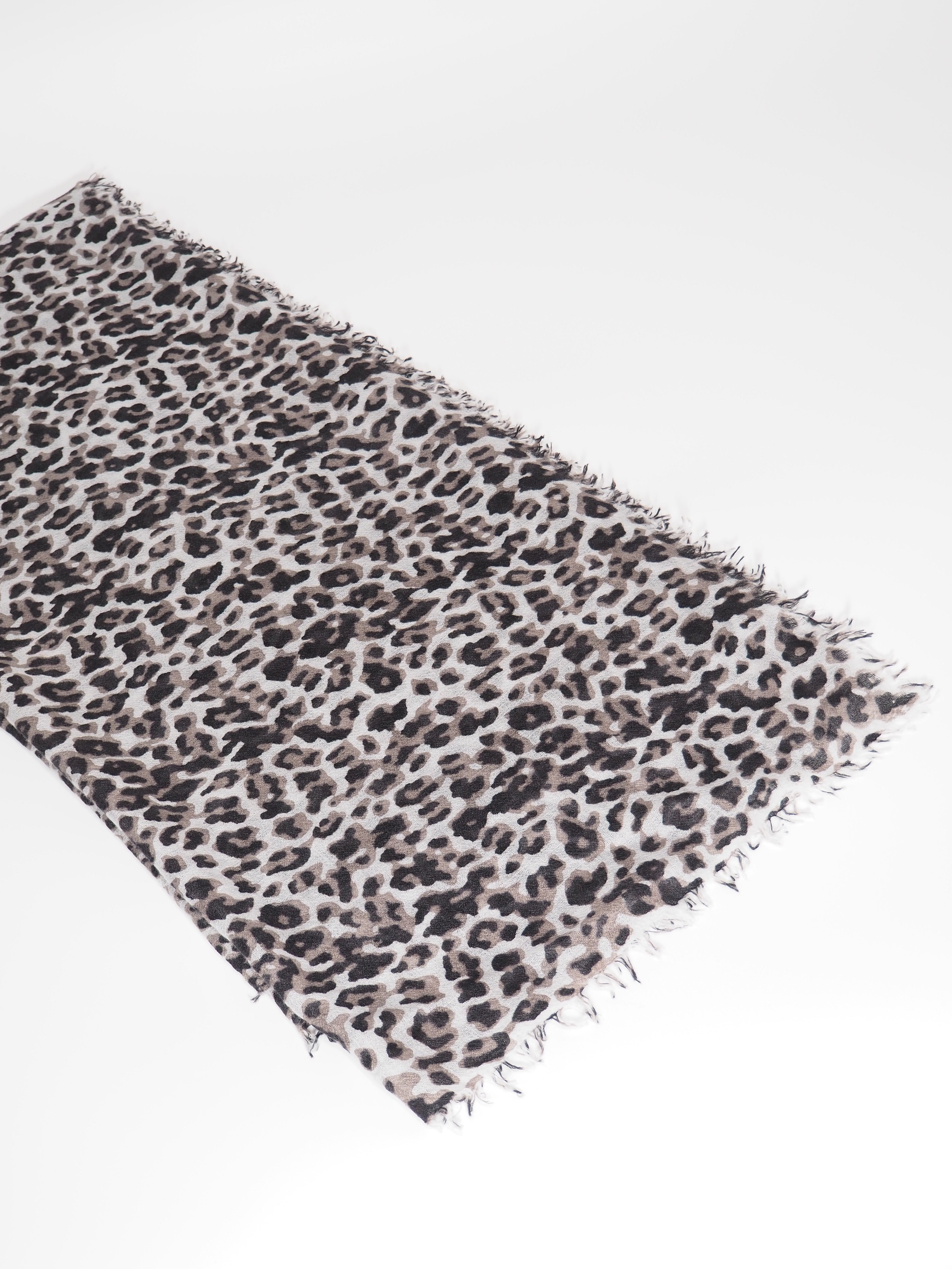 BALIYO - Federleichter Kaschmir-Schal -      Farbe: Grey
