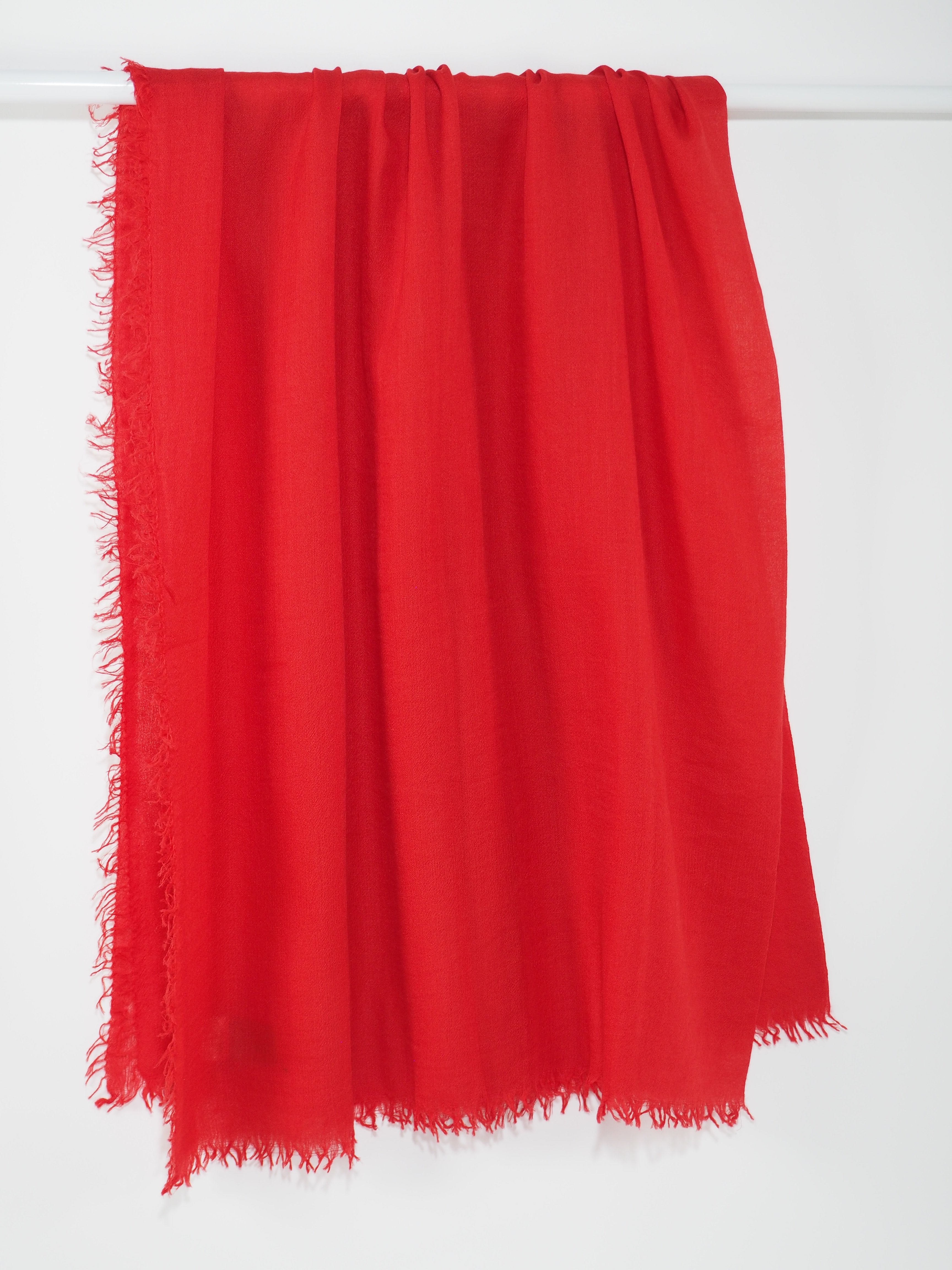 MAHANA - Federleichter Kaschmir-Schal -      Farbe: Cherry 25