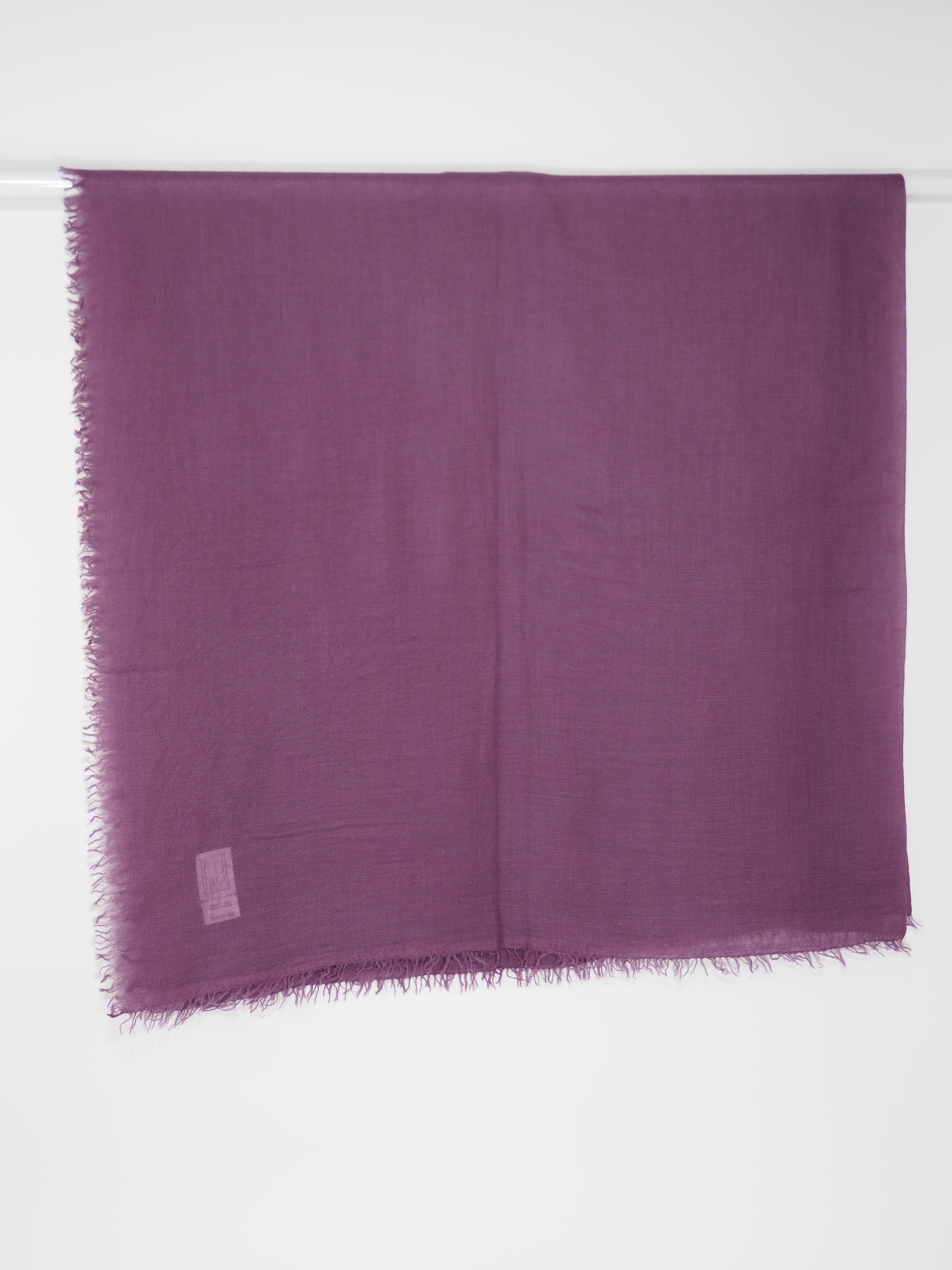 MAHANA - Federleichter Kaschmir-Schal -      Farbe: Dahlia 147