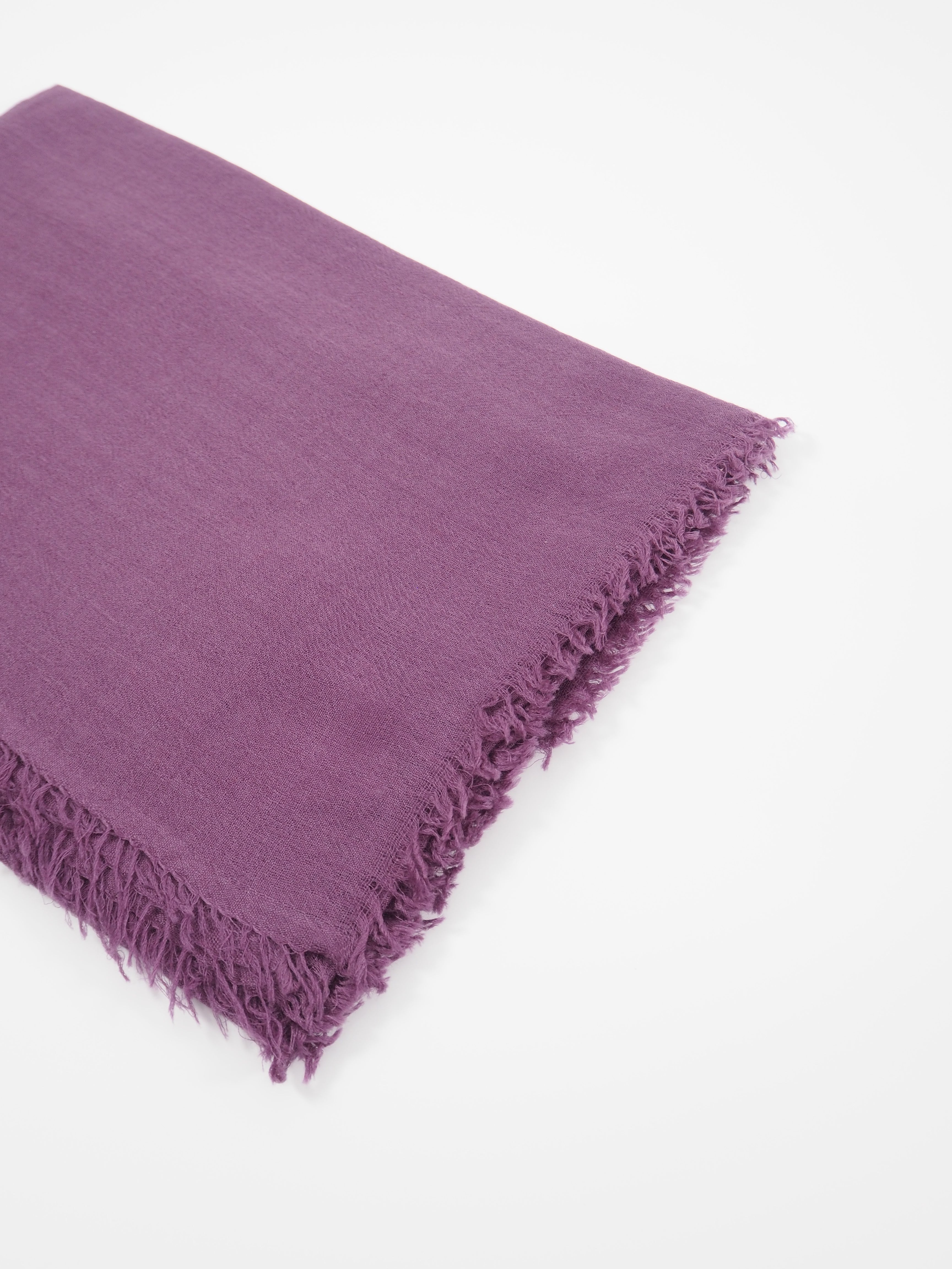 MAHANA - Federleichter Kaschmir-Schal -      Farbe: Dahlia 147