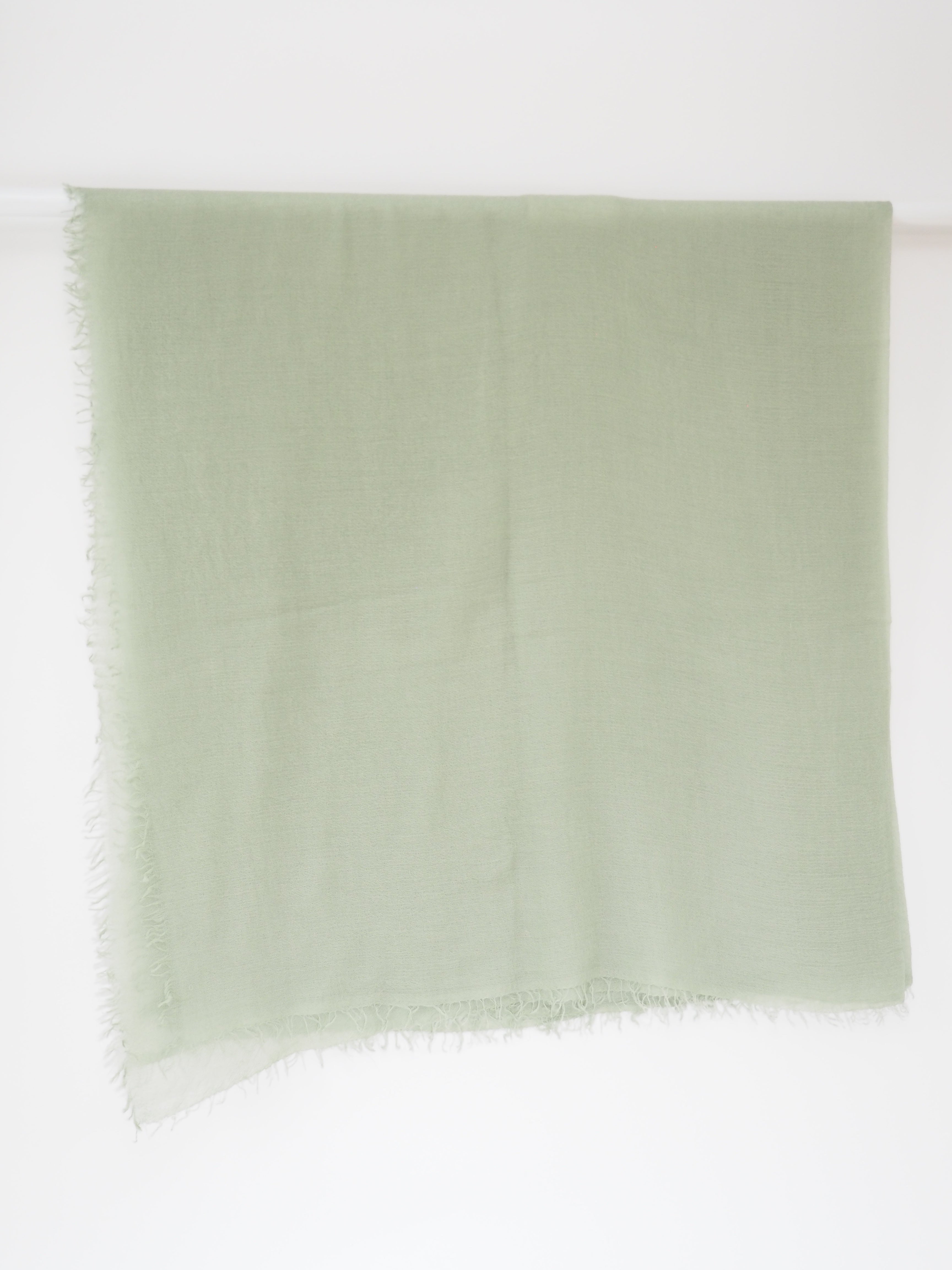MAHANA - Federleichter Kaschmir-Schal -      Farbe: Thyme 702