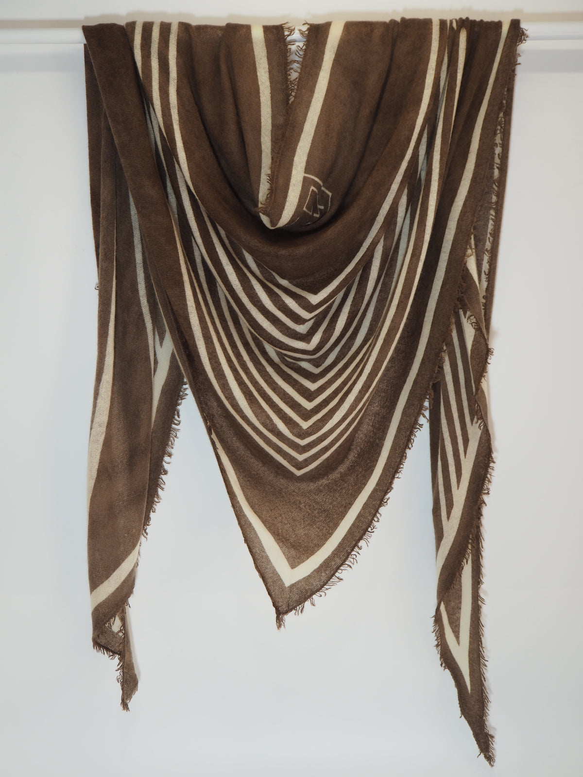 PATTI - Dreiecks-Schal - Farbe: Brown