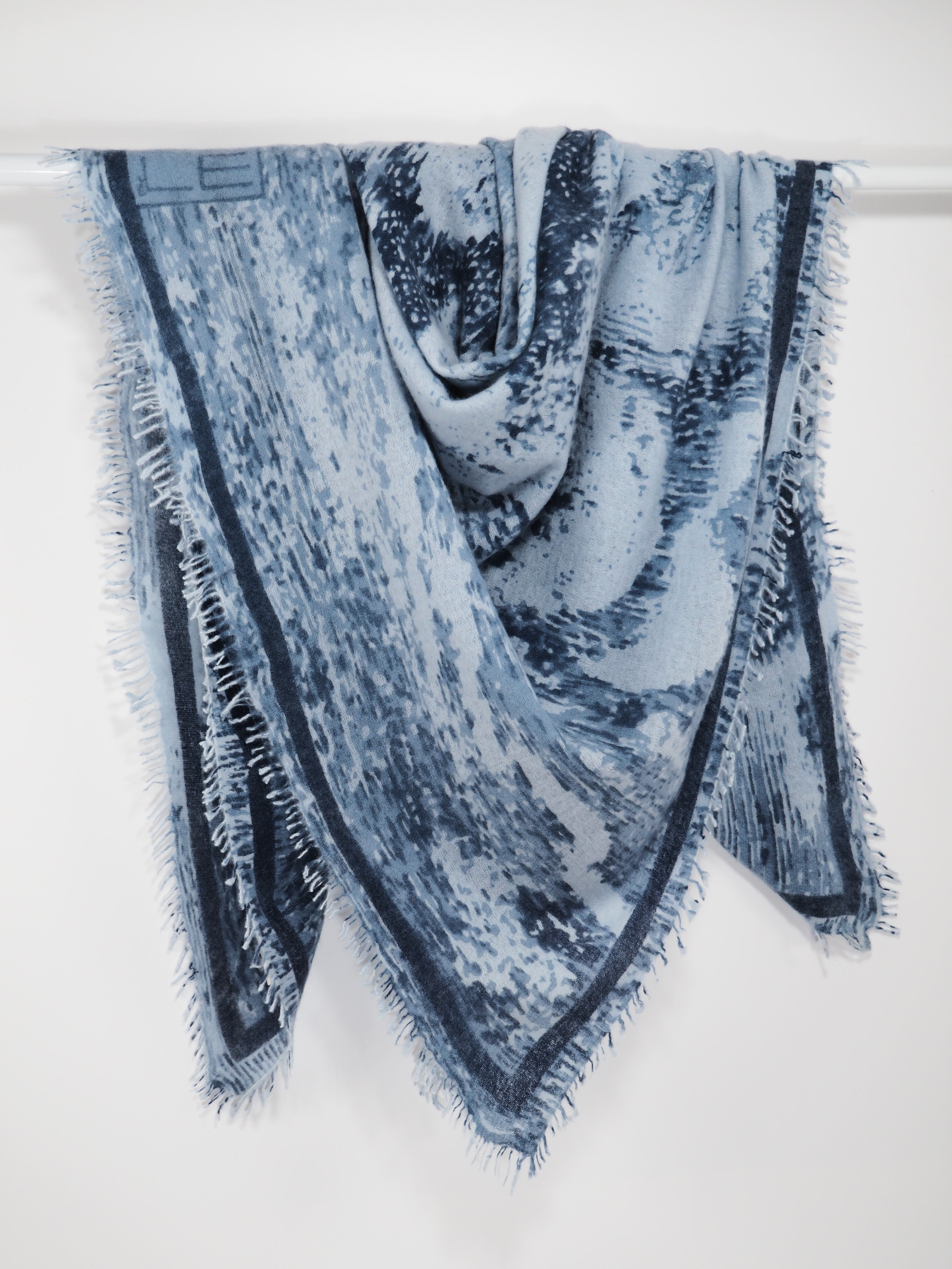 CLOUDS - Cashmere-Schal -     Farbe: Blue