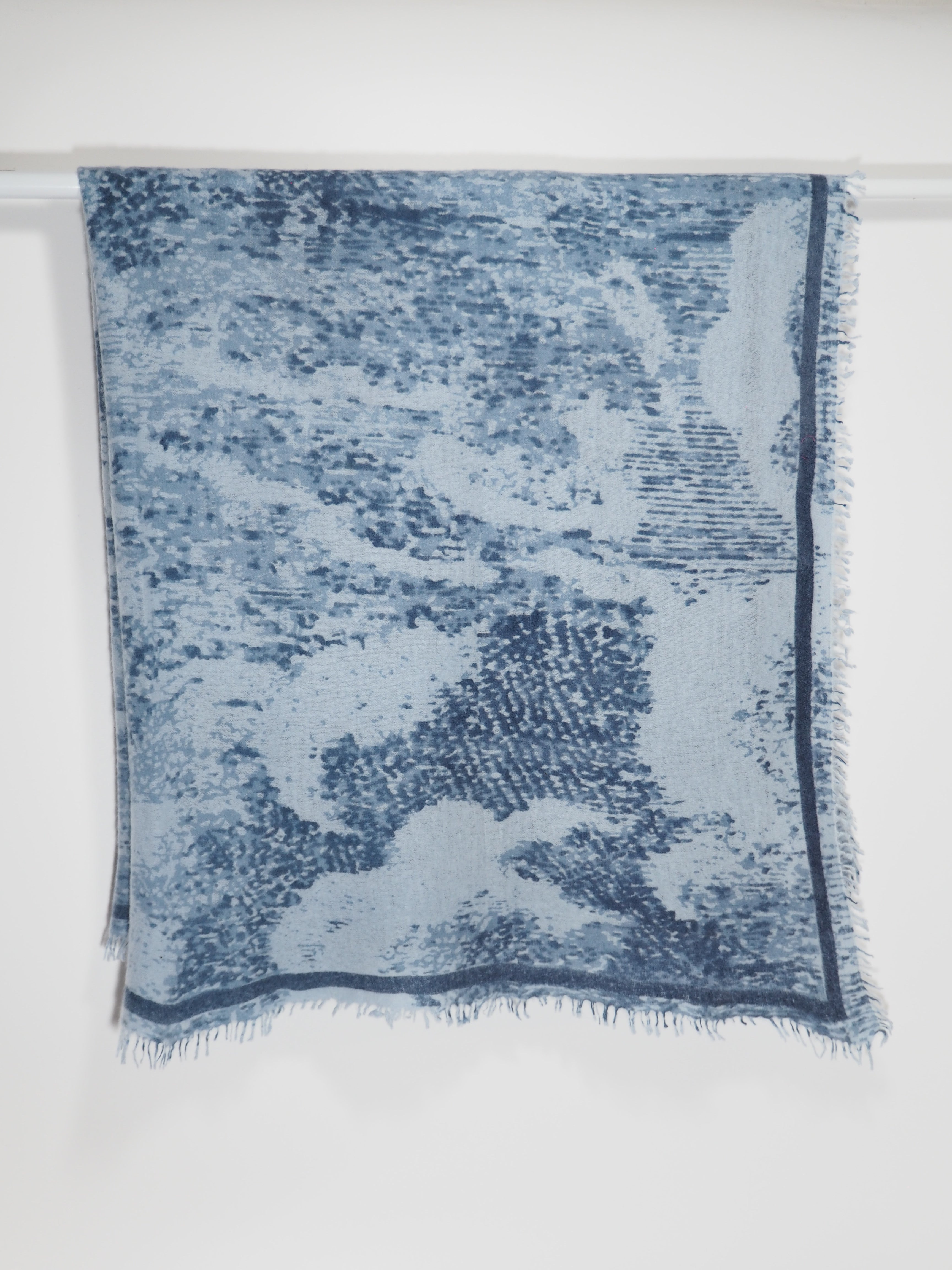 CLOUDS - Cashmere-Schal -     Farbe: Blue