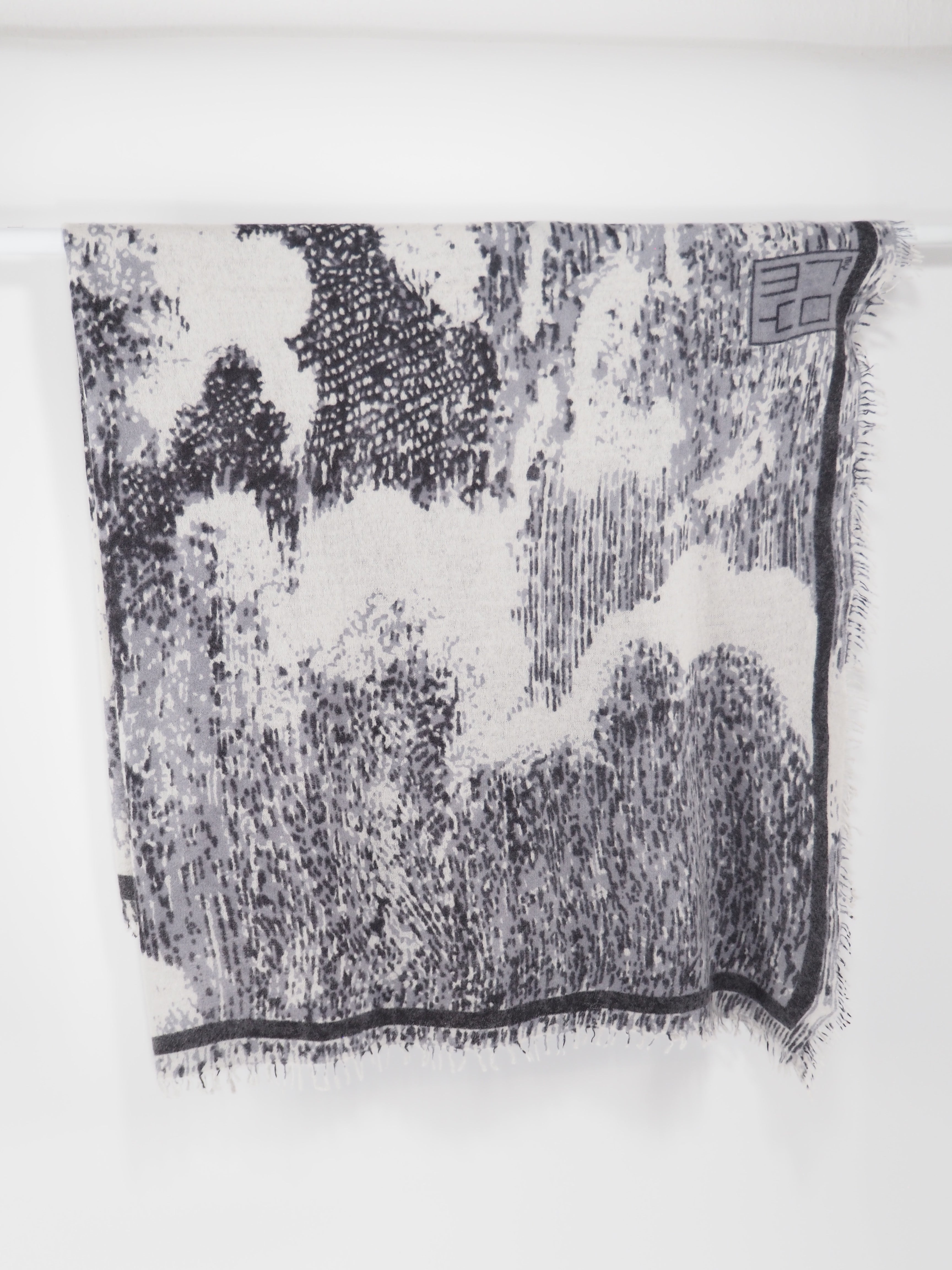 CLOUDS - Cashmere-Schal -     Farbe: Black