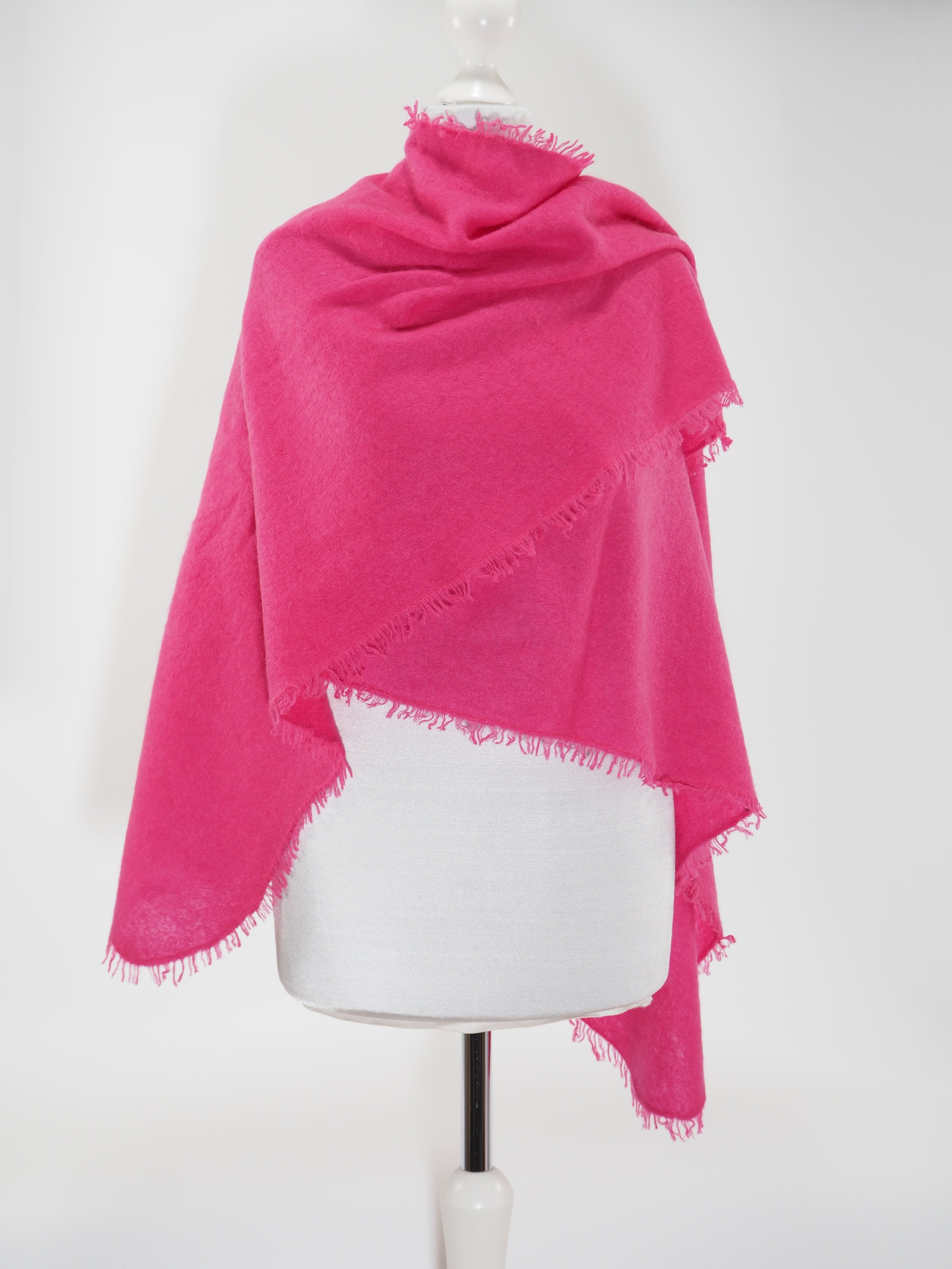 Putali - Cashmere Cape          Farbe: Raspberry 22