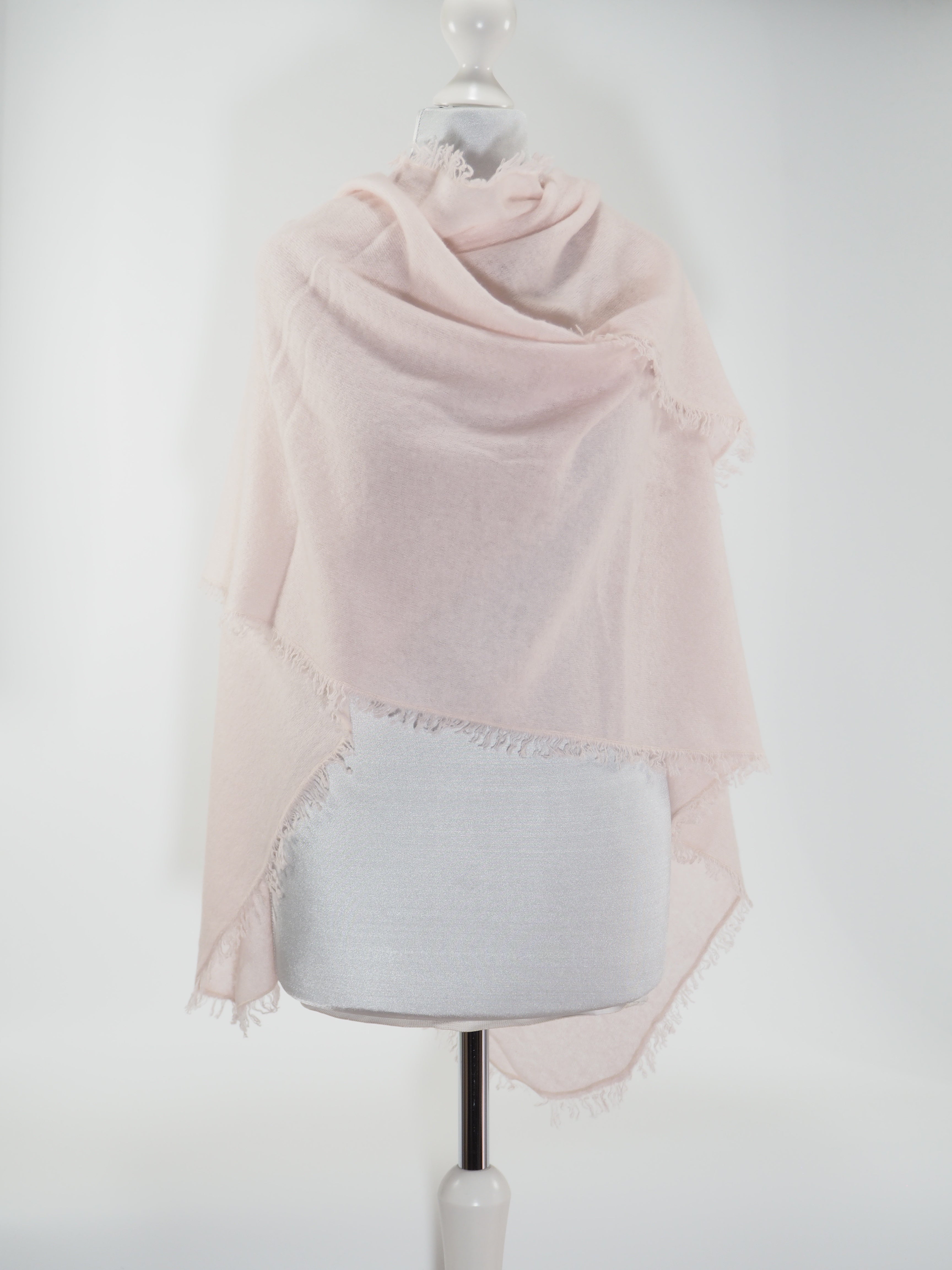 Putali - Cashmere Cape          Farbe: Soft 709