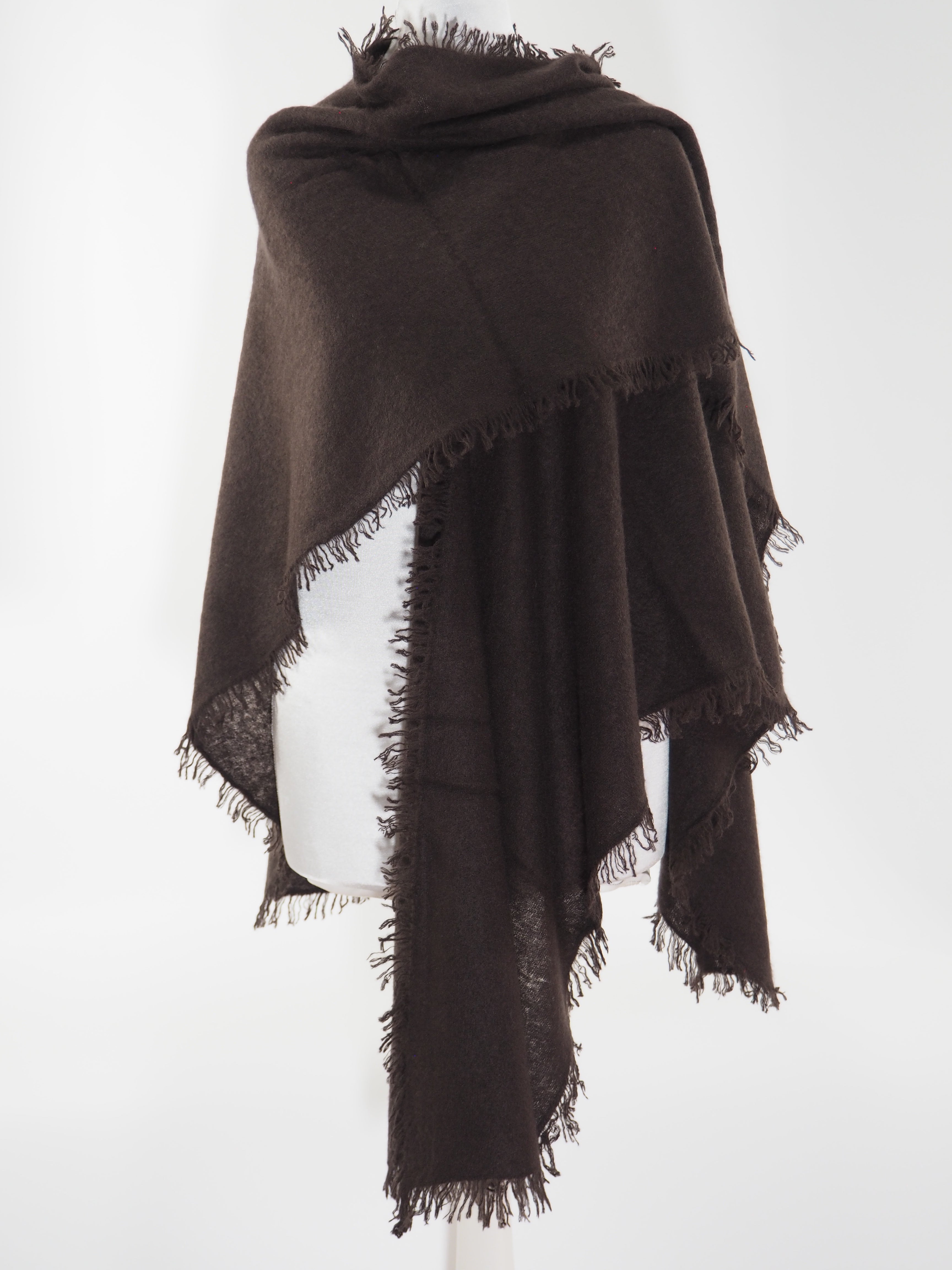 Putali - Cashmere Cape          Farbe: Java 233