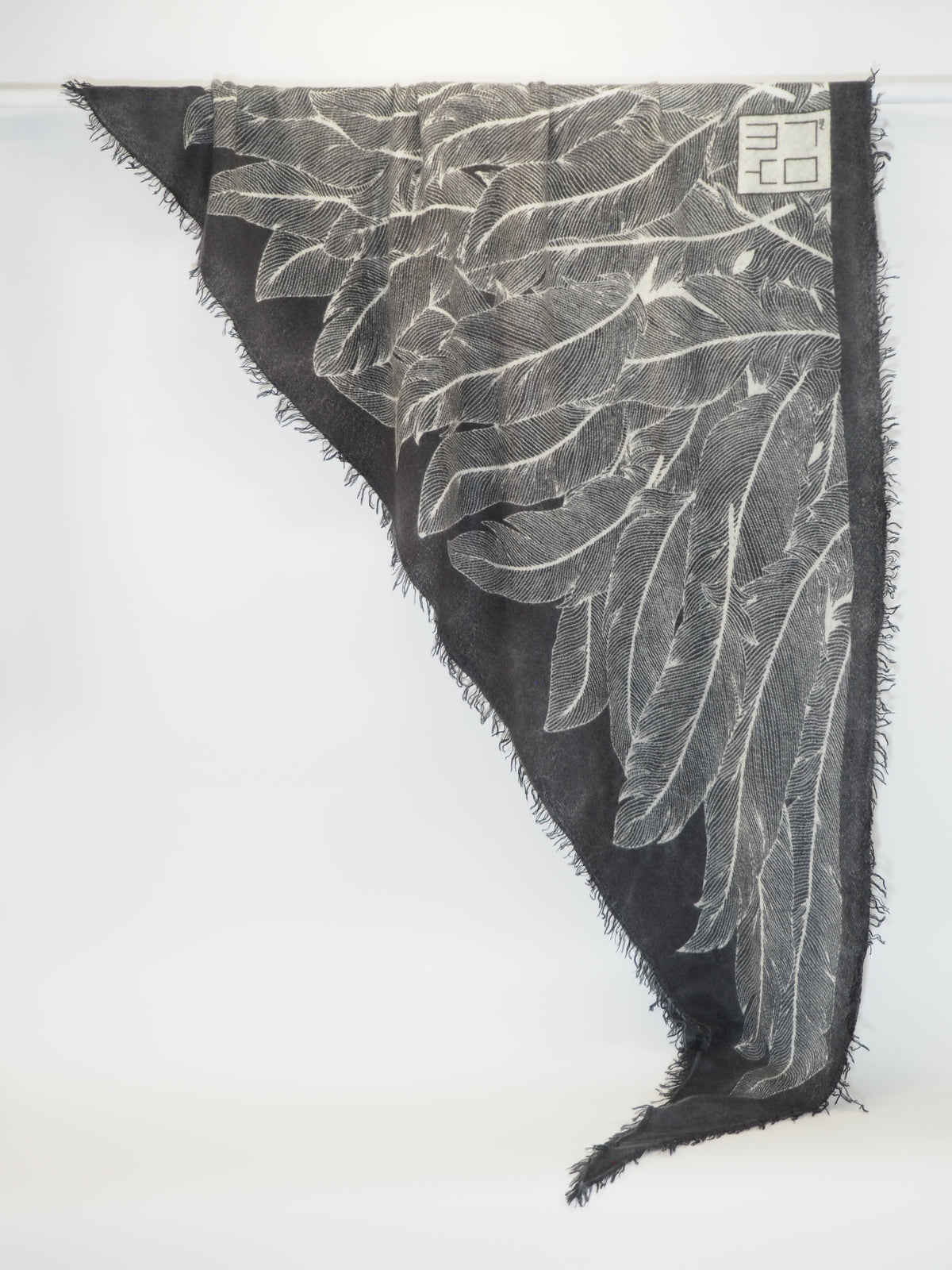 ALARIA Dreiecks-Schal - Farbe: Jet Black 25603
